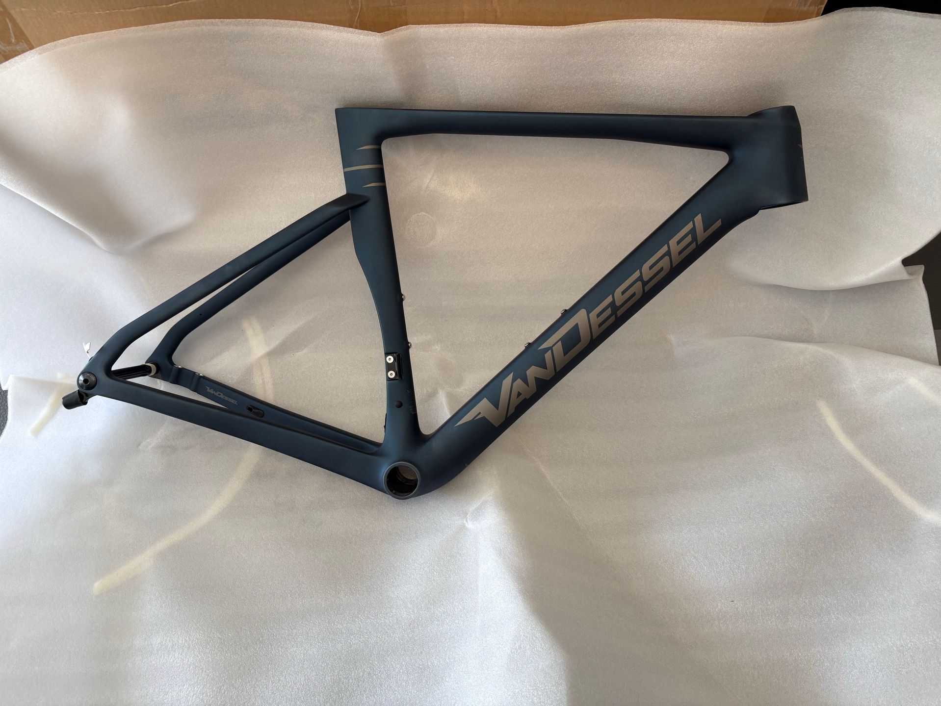 Van Dessel ARCH65 | CAMPAGNOLO CHORUS CAMPAGNOLO CHORUS 2025 Frameset 2025