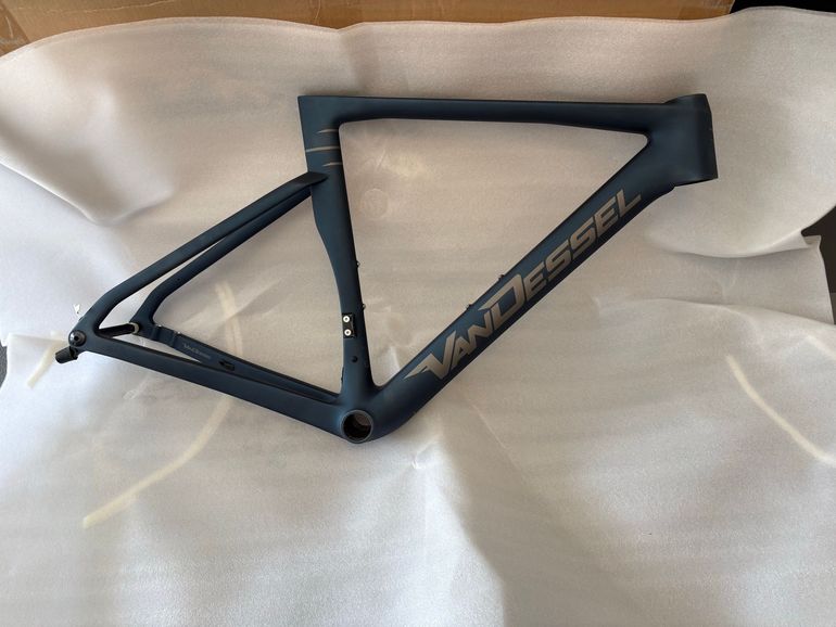 Used Van Dessel ARCH65 | CAMPAGNOLO CHORUS CAMPAGNOLO CHORUS 2025 Frameset 2025 Road & Gravel, Blue — image 1 of 6