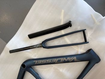 Used Van Dessel ARCH65 | CAMPAGNOLO CHORUS CAMPAGNOLO CHORUS 2025 Frameset 2025 Road & Gravel, Blue — image 4 of 6