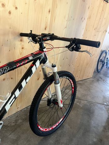 Used Fuji SLM 3.0 2011 2011 Mountainbike, Black, 26 — image 4 of 9
