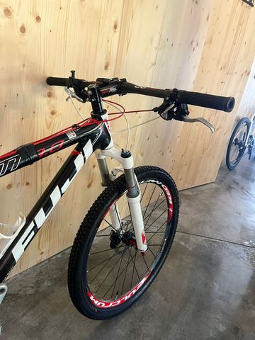 Used Fuji SLM 3.0 2011 2011 Mountainbike, Black, 26 — image 4 of 9