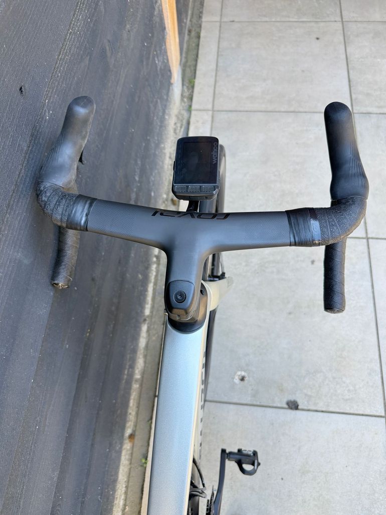 Used Specialized Tarmac SL7 Expert 2021 2021 Road & Gravel, Light Gray — image 5 of 11