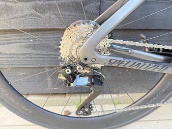 Used Specialized Tarmac SL7 Expert 2021 2021 Road & Gravel, Light Gray — image 8 of 11