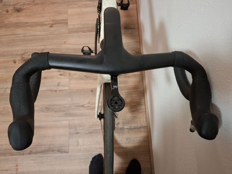 Used Trek Madone SLR 8 AXS Gen 8 2025 2025 Road & Gravel — image 5 of 10