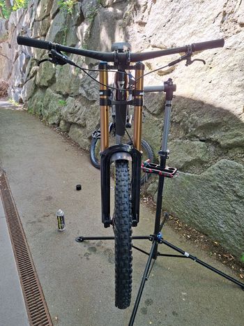Used Giant Glory Advanced 2025 2025 Mountainbike, Red, 29, 27.5 — image 13 of 15