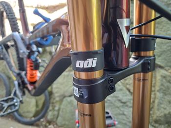 Used Giant Glory Advanced 2025 2025 Mountainbike, Red, 29, 27.5 — image 15 of 15