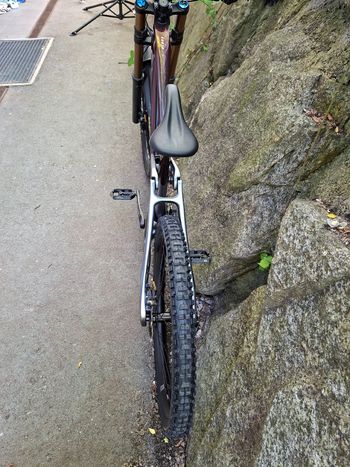 Used Giant Glory Advanced 2025 2025 Mountainbike, Red, 29, 27.5 — image 2 of 15