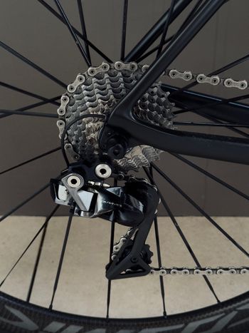 Used Canyon Ultimate CF SLX 9.0 Di2 2020 2020 Road & Gravel — image 4 of 9