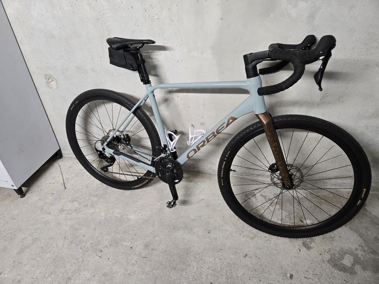 Used Orbea TERRA H40 2024 2024 Road & Gravel, Light Gray — image 1 of 4