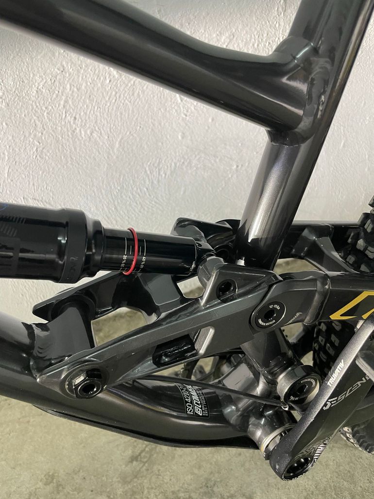 Used Commencal CLASH ESSENTIAL 2019 2019 Mountainbike, Light Gray, 27.5 — image 4 of 4