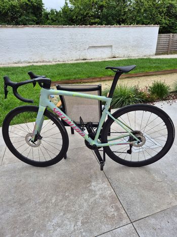 Used Specialized Tarmac Shimano Ultegra Di2 2025 Road & Gravel, Green — image 2 of 7