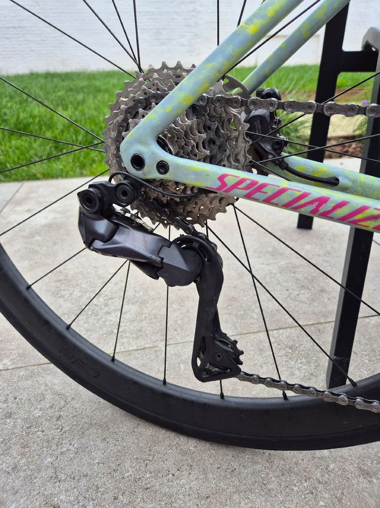 Used Specialized Tarmac Shimano Ultegra Di2 2025 Road & Gravel, Green — image 6 of 7