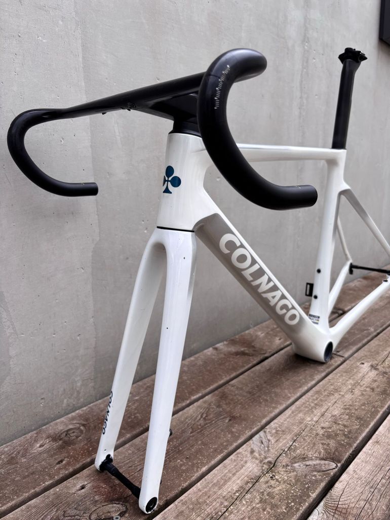 Used Colnago V4Rs Disc Ultegra Di2 8100 w/Fulcrum Racing Wind 400 Wheels 2024 Frameset 2024 Road & Gravel — image 5 of 13