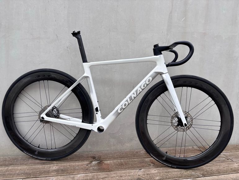 Used Colnago V4Rs Disc Ultegra Di2 8100 w/Fulcrum Racing Wind 400 Wheels 2024 Frameset 2024 Road & Gravel — image 13 of 13
