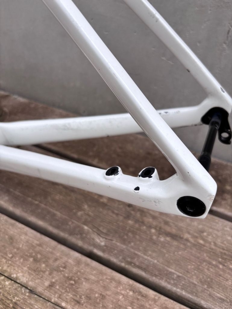 Used Colnago V4Rs Disc Ultegra Di2 8100 w/Fulcrum Racing Wind 400 Wheels 2024 Frameset 2024 Road & Gravel — image 7 of 13