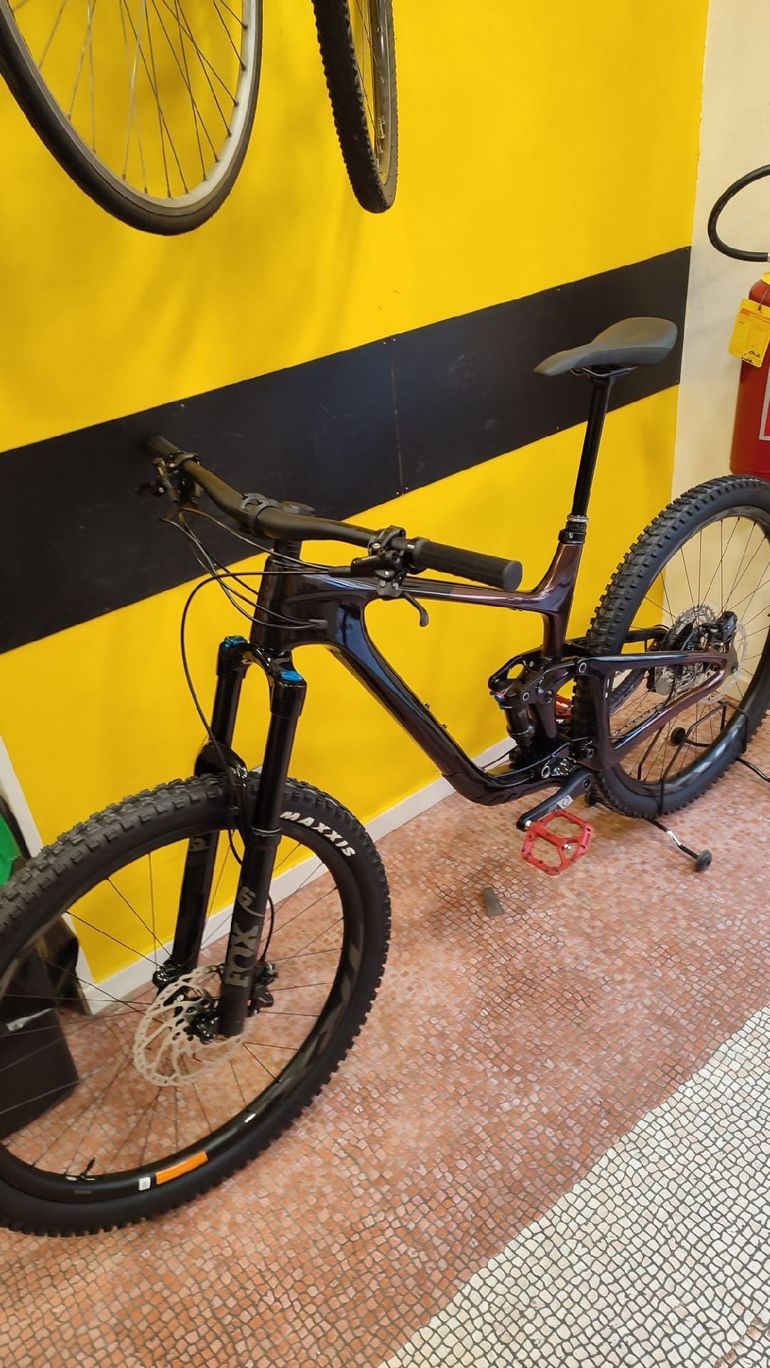 Used Giant Giant Custom Shimano SLX 2022 Mountainbike — image 3 of 3