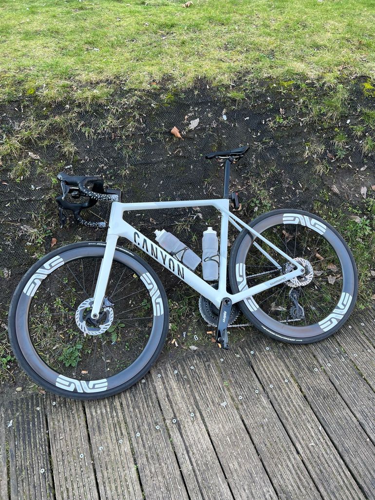 Used Canyon Ultimate CF SLX 8 Di2 2026 2026 Road & Gravel, White — image 2 of 6
