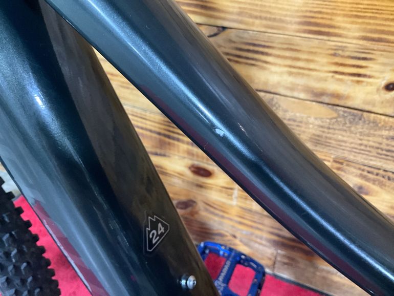 Used Specialized Turbo Levo SL Kids 2023 2023 Youth, Green — image 11 of 11