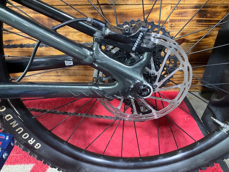 Used Specialized Turbo Levo SL Kids 2023 2023 Youth, Green — image 9 of 11
