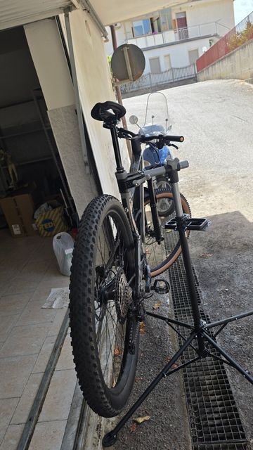 Used Scott Genius 920 2023 2023 Mountainbike, Black, 29 — image 6 of 9
