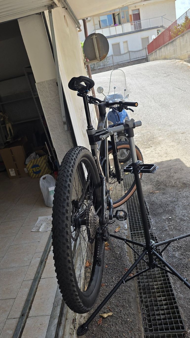 Used Scott Genius 920 2023 2023 Mountainbike, Black, 29 — image 6 of 9