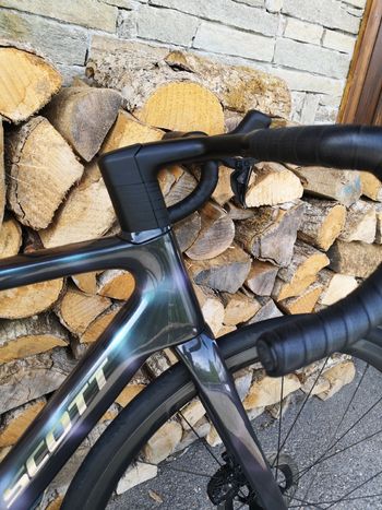 Used Scott Addict RC 10 2026 2026 Road & Gravel — image 8 of 9