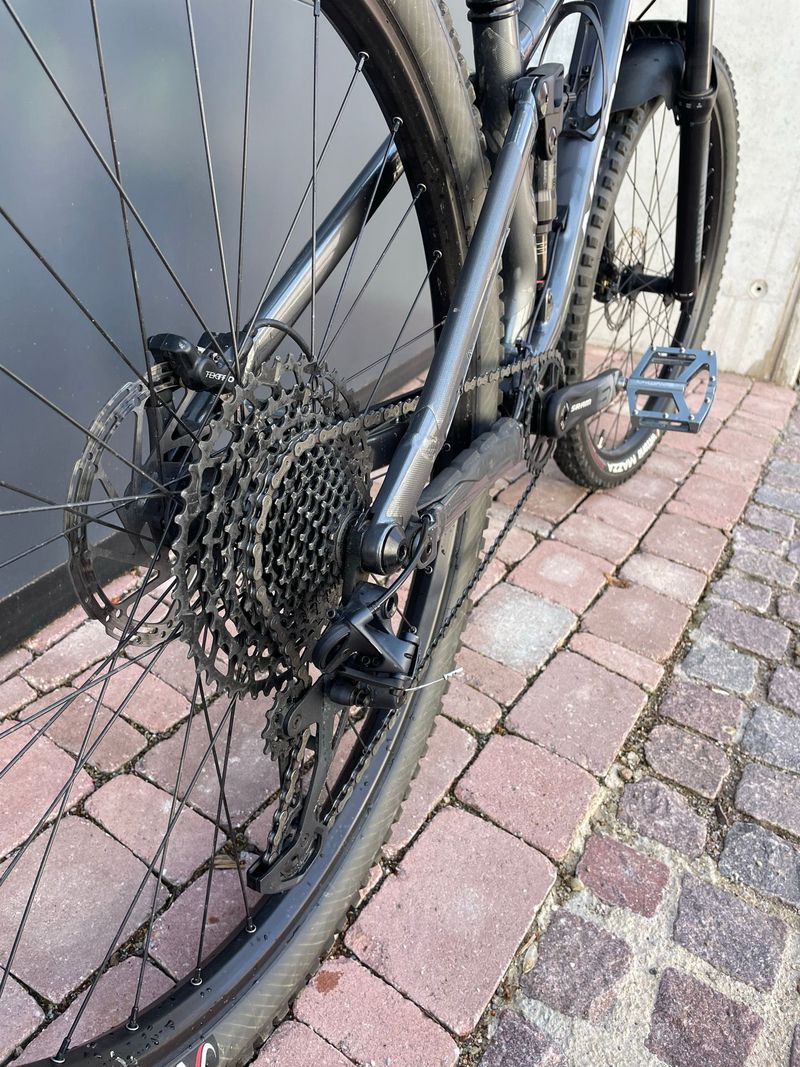 Used Norco Fluid FS A3 2023 2023 Mountainbike, Light Gray, 29 — image 7 of 7