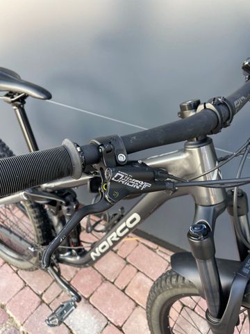 Used Norco Fluid FS A3 2023 2023 Mountainbike, Light Gray, 29 — image 4 of 7