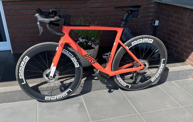 Used Rose X-LITE FOUR DISC Ultegra Di2 2022 2022 Road & Gravel, Rot — image 1 of 5