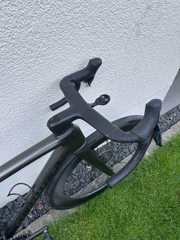 Used Specialized Tarmac SL8 Expert - SRAM Rival AXS 2024 2024 Road & Gravel, Black — image 8 of 11