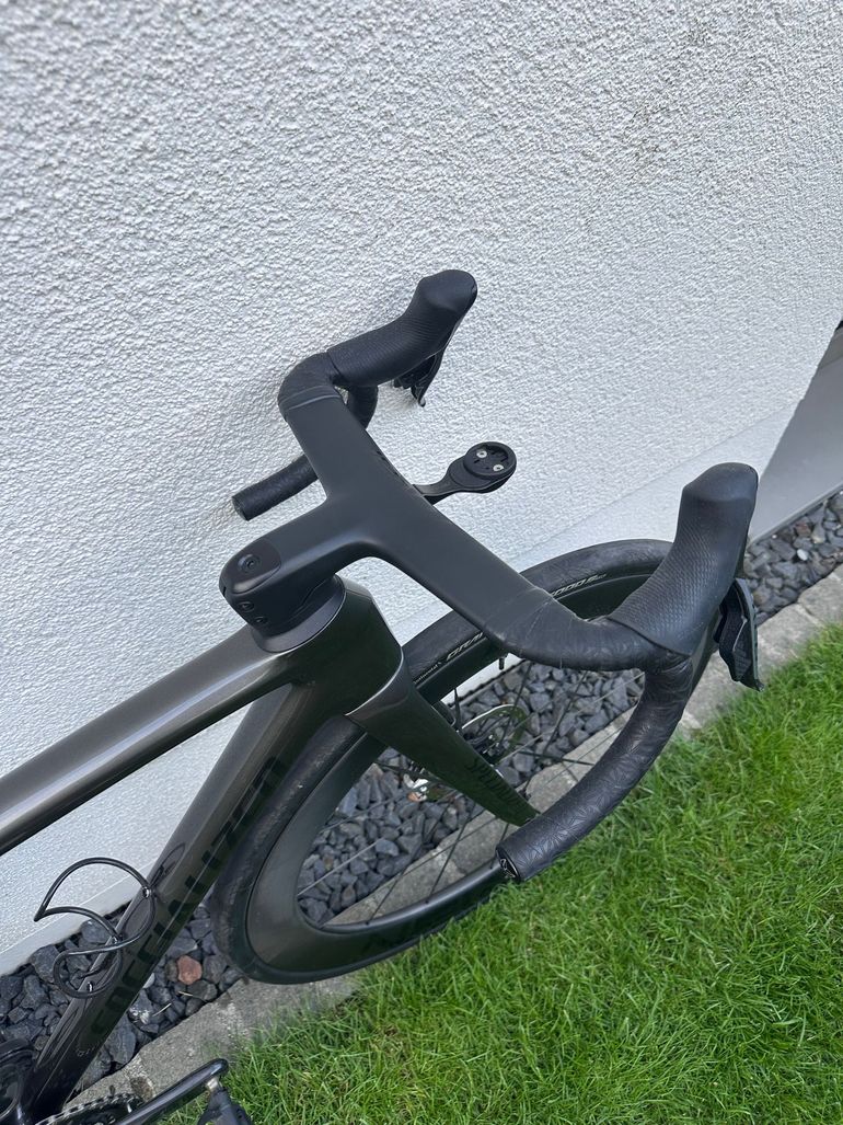 Used Specialized Tarmac SL8 Expert - SRAM Rival AXS 2024 2024 Road & Gravel, Black — image 8 of 11