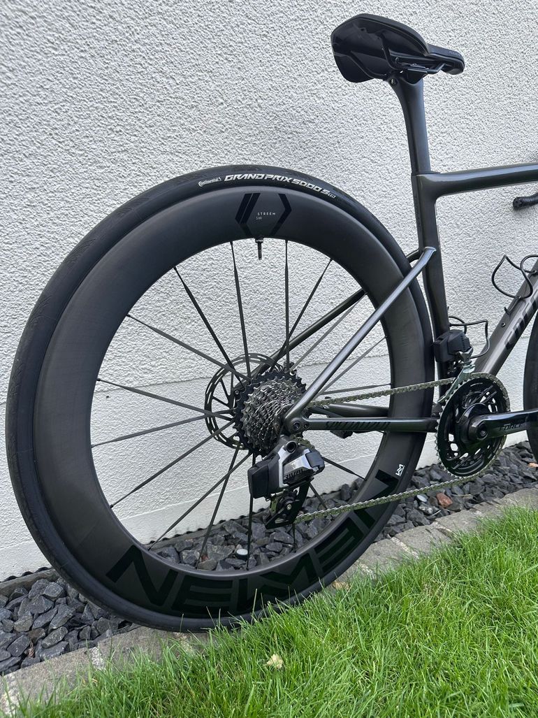 Used Specialized Tarmac SL8 Expert - SRAM Rival AXS 2024 2024 Road & Gravel, Black — image 3 of 11