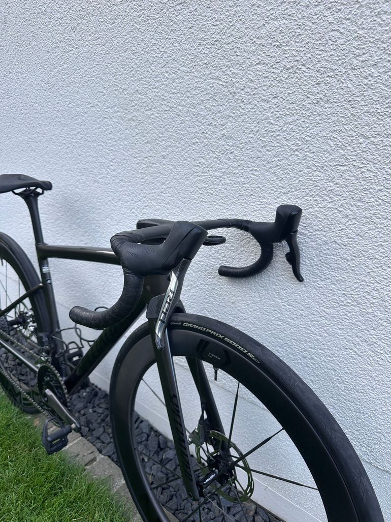 Used Specialized Tarmac SL8 Expert - SRAM Rival AXS 2024 2024 Road & Gravel, Black — image 9 of 11