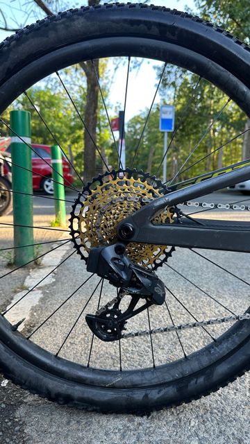 Używany Scott Spark RC Team Issue 2022 2022 Mountainbike — zdjęcie 3 z 10