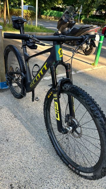 Używany Scott Spark RC Team Issue 2022 2022 Mountainbike — zdjęcie 7 z 10