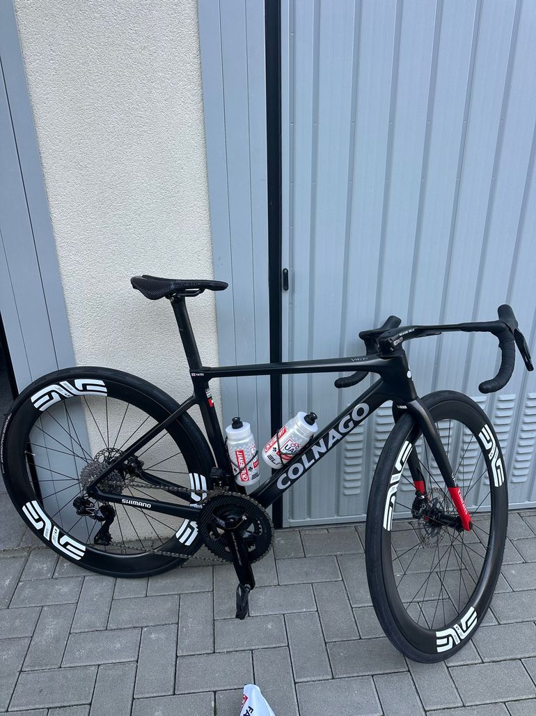 Used Colnago V4Rs Disc Dura-Ace Di2 9200 w/ENVE SES 3.4 Wheels 2024 2024 Road & Gravel, Black — image 1 of 11