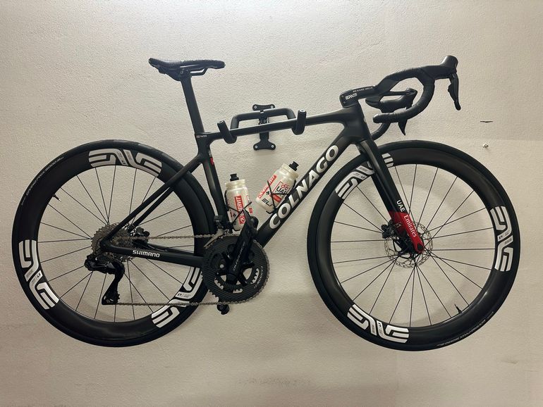 Used Colnago V4Rs Disc Dura-Ace Di2 9200 w/ENVE SES 3.4 Wheels 2024 2024 Road & Gravel, Black — image 2 of 11