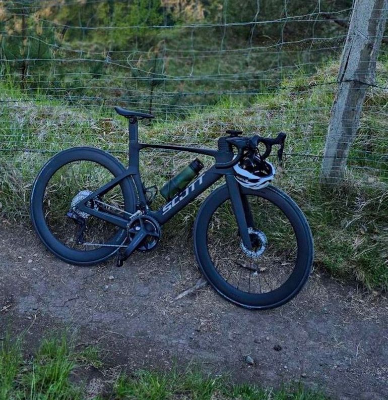 Used Scott Foil RC 10 2024 2024 Road & Gravel — image 1 of 4