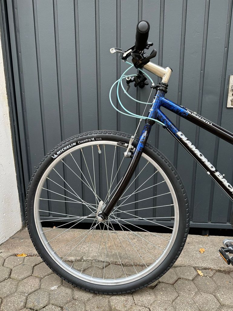 Used Diamondback Diamondback Custom Shimano Altus 1994 Mountainbike, Blue — image 8 of 9