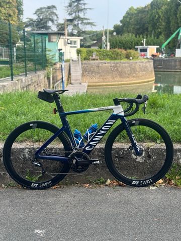 Canyon Aeroad Shimano Ultegra 2022 Road & Gravel usato, Blu — immagine 3 di 8