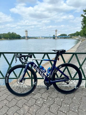 Canyon Aeroad Shimano Ultegra 2022 Road & Gravel usato, Blu — immagine 2 di 8