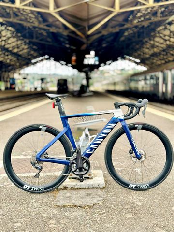 Canyon Aeroad Shimano Ultegra 2022 Road & Gravel usato, Blu — immagine 1 di 8