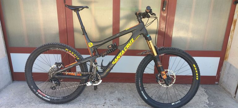 Used Santa Cruz Nomad C S 2017 2017 Mountainbike, Light Gray, 27.5 — image 1 of 3