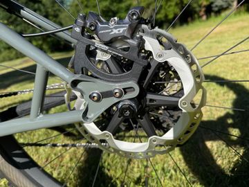 Used Marino Custom Shimano Deore XT 2024 Mountainbike, Light Gray — image 7 of 9