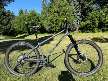 Used Marino Custom Shimano Deore XT 2024 Mountainbike, Light Gray — image 1 of 9