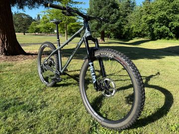 Used Marino Custom Shimano Deore XT 2024 Mountainbike, Light Gray — image 4 of 9