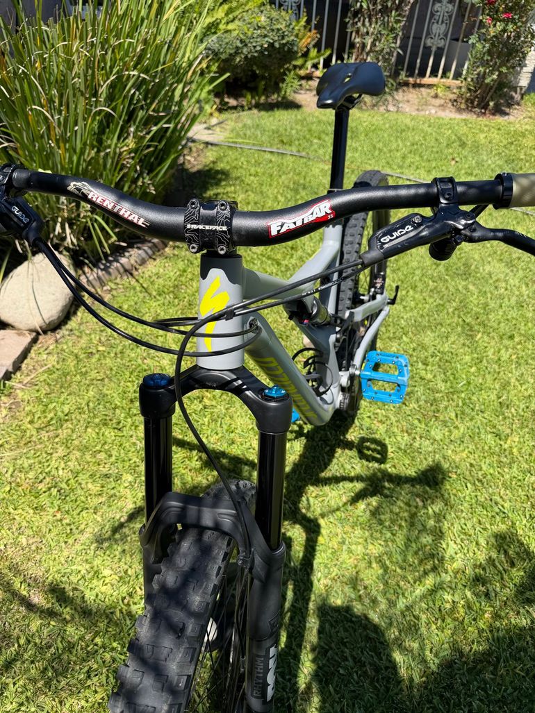 Used Specialized Stumpjumper Comp Alloy 29 2020 2020 Mountainbike, Light Gray, 29 — image 4 of 12