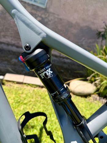 Used Specialized Stumpjumper Comp Alloy 29 2020 2020 Mountainbike, Light Gray, 29 — image 8 of 12
