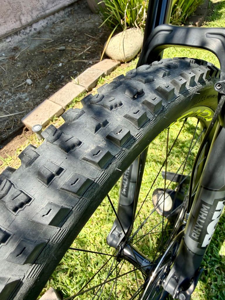 Used Specialized Stumpjumper Comp Alloy 29 2020 2020 Mountainbike, Light Gray, 29 — image 7 of 12