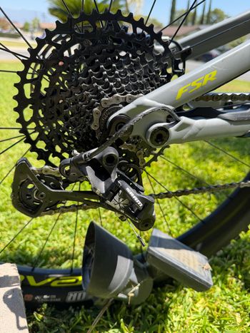 Used Specialized Stumpjumper Comp Alloy 29 2020 2020 Mountainbike, Light Gray, 29 — image 2 of 12